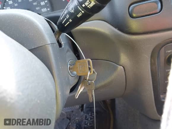 1999 Chevrolet Tracker с VIN 2CNBJ13C8X6932848, выставлен на аукционе IAAI как лот 42927462 с пробегом Не указан миль и . История ставок и продаж доступна на DreamBid. Изображение 11.