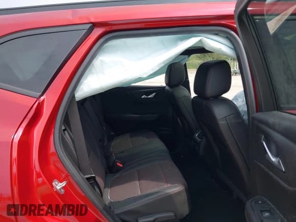 ✅ 2021 Chevrolet Blazer RS • VIN: 3GNKBKRS4MS570818 • Lot: 42511827. Wystawiony na IAAI z przebiegiem 28 519 mil. Bezpłatny archiwum sprzedaży aukcyjnych z USA i szczegółowy raport historii pojazdu na DreamBid. Zdjęcie 8.