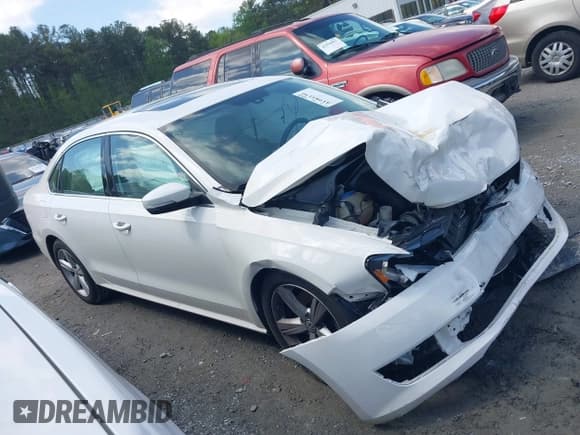 ✅ 2013 Volkswagen Passat SE • VIN: 1VWBH7A34DC141383 • Лот: 41985130. Опубликован ранее на IAAI с пробегом 101 895 миль. Бесплатный доступ к архиву аукционных продаж из США и подробный отчёт об истории автомобиля на DreamBid. Изображение 13.