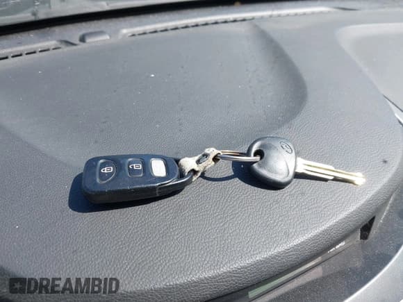 ✅ 2013 Hyundai Elantra GLS • VIN: 5NPDH4AE6DH424870 • Lot: 42788957. Listed on IAAI with 138,666 mi. Free auction sales archive from the USA and detailed vehicle history report at DreamBid. Image 11.