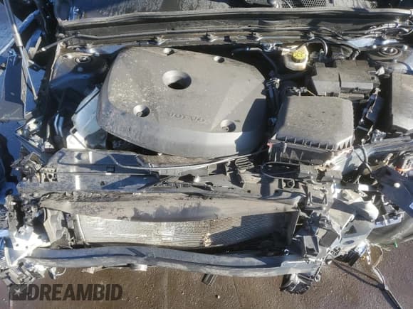 ✅ 2020 Volvo XC40 Inscription • VIN: YV4162UL6L2251632 • Lot: 81055665. Wystawiony na Copart z przebiegiem 94 827 mil. Bezpłatny archiwum sprzedaży aukcyjnych z USA i szczegółowy raport historii pojazdu na DreamBid. Zdjęcie 11.