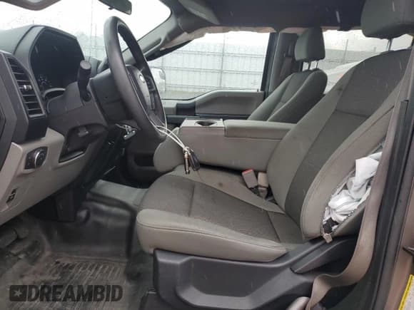 ✅ 2020 Ford F-150 XL • VIN: 1FTEW1E55LKE13877 • Лот: 93242325. Опубликован ранее на Copart с пробегом 93 146 миль. Бесплатный доступ к архиву аукционных продаж из США и подробный отчёт об истории автомобиля на DreamBid. Изображение 7.