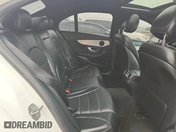 ✅ 2018 Mercedes-Benz C 350e • VIN: 55SWF4HB5JU246615 • Лот: 68667535. Опубликован ранее на Copart с пробегом 116 494 миль. Бесплатный доступ к архиву аукционных продаж из США и подробный отчёт об истории автомобиля на DreamBid. Изображение 10.