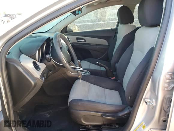 2016 Chevrolet Cruze LS с VIN 1G1PC5SH4G7182897, выставлен на аукционе Copart как лот 87116995 с пробегом 47 536 миль миль и Списание • Salvage title. История ставок и продаж доступна на DreamBid. Изображение 7.