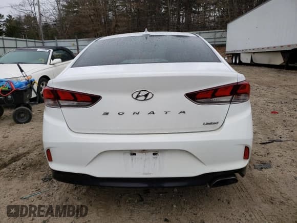 ✅ 2018 Hyundai Sonata Limited • VIN: 5NPE34AF2JH611837 • Lot: 45805243. Listed on Copart with 69,512 mi. Free auction sales archive from the USA and detailed vehicle history report at DreamBid. Image 6.