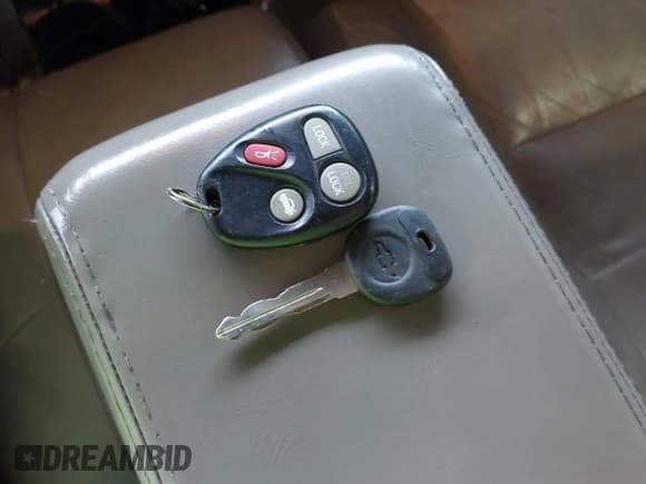 ✅ 2000 Chevrolet Impala • VIN: 2G1WF55E0Y9301906 • Lot: 42920934. Wystawiony na IAAI z przebiegiem 147 733 mil. Bezpłatny archiwum sprzedaży aukcyjnych z USA i szczegółowy raport historii pojazdu na DreamBid. Zdjęcie 11.