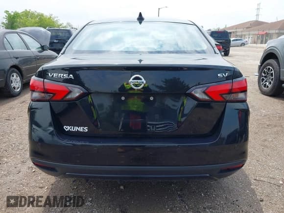 ✅ 2021 Nissan Versa SV • VIN: 3N1CN8EVXML834368 • Lot: 42406754. Wystawiony na IAAI z przebiegiem 99 696 mil. Bezpłatny archiwum sprzedaży aukcyjnych z USA i szczegółowy raport historii pojazdu na DreamBid. Zdjęcie 16.