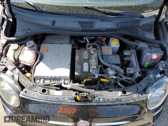 ✅ 2015 FIAT 500e • VIN: 3C3CFFGE7FT527307 • Lot: 64057184. Listed on Copart with 49,953 mi. Free auction sales archive from the USA and detailed vehicle history report at DreamBid. Image 11.