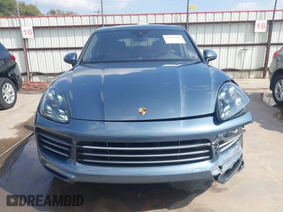 ✅ 2019 Porsche Cayenne S • VIN: WP1AB2AY0KDA65228 • Lot: 43553235. Listed on IAAI with 30,441 mi. Free auction sales archive from the USA and detailed vehicle history report at DreamBid. Image 12.
