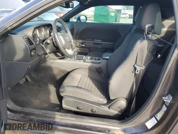 2013 Dodge Challenger SXT с VIN 2C3CDYAG2DH676337, выставлен на аукционе Copart как лот 91129205 с пробегом 173 059 миль миль и Списание • Salvage title. История ставок и продаж доступна на DreamBid. Изображение 7.