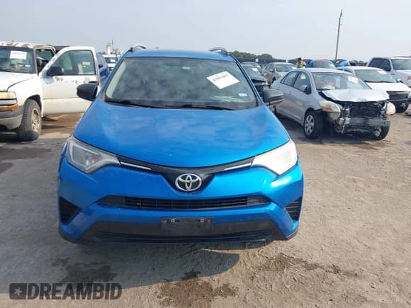 ✅ 2016 Toyota RAV4 LE • VIN: JTMZFREV5GJ093780 • Lot: 43091867. Wystawiony na IAAI z przebiegiem 135 005 mil. Bezpłatny archiwum sprzedaży aukcyjnych z USA i szczegółowy raport historii pojazdu na DreamBid. Zdjęcie 12.