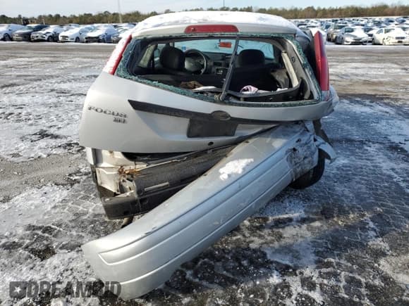 ✅ 2005 Ford Focus S • VIN: 3FAFP31NX5R144489 • Лот: 52928715. Опубликован ранее на Copart с пробегом Не указан. Бесплатный доступ к архиву аукционных продаж из США и подробный отчёт об истории автомобиля на DreamBid. Изображение 6.