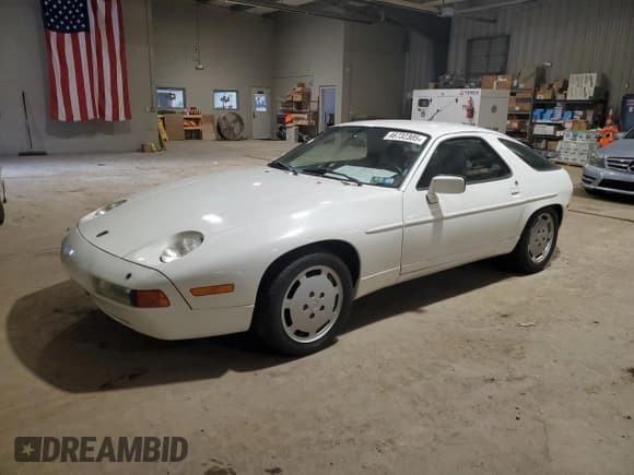 ✅ 1990 Porsche 928 • VIN: WP0JB2924LS860099 • Lot: 46732305. Wystawiony na Copart z przebiegiem 85 892 mil. Bezpłatny archiwum sprzedaży aukcyjnych z USA i szczegółowy raport historii pojazdu na DreamBid. Zdjęcie 1.