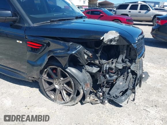 ✅ 2011 Land Rover Range Rover Sport HSE Lux • VIN: SALSK2D41BA711966 • Lot: 42825979. Listed on IAAI with 184,922 mi. Free auction sales archive from the USA and detailed vehicle history report at DreamBid. Image 6.