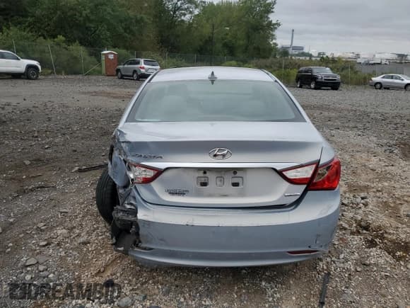 ✅ 2013 Hyundai Sonata SE • VIN: 5NPEC4AC7DH576805 • Lot: 92979125. Listed on Copart with 169,305 mi. Free auction sales archive from the USA and detailed vehicle history report at DreamBid. Image 6.