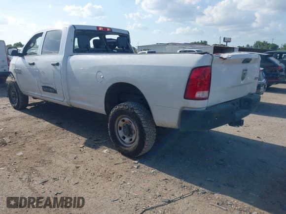 ✅ 2018 Ram 2500 Tradesman • VIN: 3C6UR5HL5JG302648 • Lot: 43095835. Listed on IAAI with 550,594 mi. Free auction sales archive from the USA and detailed vehicle history report at DreamBid. Image 3.