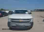2012 Chevrolet Silverado 1500 Work Truck z VIN 1GCRCPEX4CZ194500, wystawiony jako IAAI lot #42647055 z przebiegiem 293 298 mil mil oraz . Historia ofert i sprzedaży dostępna na DreamBid. Obrazek 12.