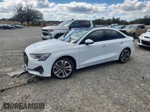 ✅ 2025 Audi A3 Premium • VIN: WAUGUDGY9SA064781 • Лот: 87117935. Опубликован ранее на Copart с пробегом 2 542 миль. Бесплатный доступ к архиву аукционных продаж из США и подробный отчёт об истории автомобиля на DreamBid. Изображение 1.