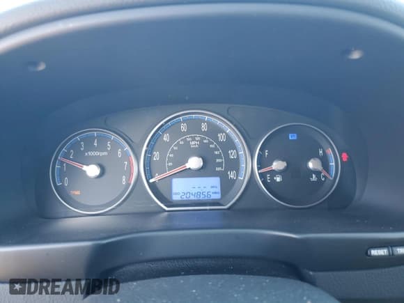 ✅ 2009 Hyundai Santa Fe Limited • VIN: 5NMSH13E49H247677 • Lot: 92064045. Listed on Copart with 204,856 mi. Free auction sales archive from the USA and detailed vehicle history report at DreamBid. Image 9.