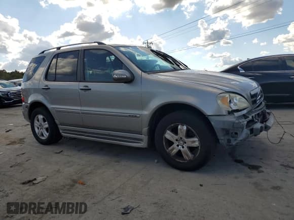 ✅ 2005 Mercedes-Benz M 350 • VIN: 4JGAB57E15A542461 • Lot: 72513054. Wystawiony na Copart z przebiegiem 173 203 mil. Bezpłatny archiwum sprzedaży aukcyjnych z USA i szczegółowy raport historii pojazdu na DreamBid. Zdjęcie 4.
