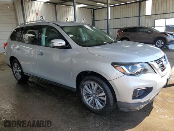 ✅ 2018 Nissan Pathfinder SV • VIN: 5N1DR2MM4JC608163 • Lot: 67954465. Wystawiony na Copart z przebiegiem 131 160 mil. Bezpłatny archiwum sprzedaży aukcyjnych z USA i szczegółowy raport historii pojazdu na DreamBid. Zdjęcie 4.