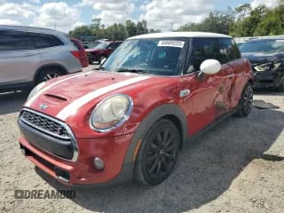 ✅ 2016 MINI Hardtop S • VIN: WMWXP7C55G2A43354 • Лот: 84609225. Опубликован ранее на Copart с пробегом 126 251 миль. Бесплатный доступ к архиву аукционных продаж из США и подробный отчёт об истории автомобиля на DreamBid. Изображение 1.