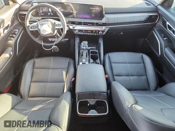 ✅ 2025 Kia Telluride EX • VIN: 5XYP34GC6SG645942 • Lot: 89592625. Wystawiony na Copart z przebiegiem 5 818 mil. Bezpłatny archiwum sprzedaży aukcyjnych z USA i szczegółowy raport historii pojazdu na DreamBid. Zdjęcie 8.