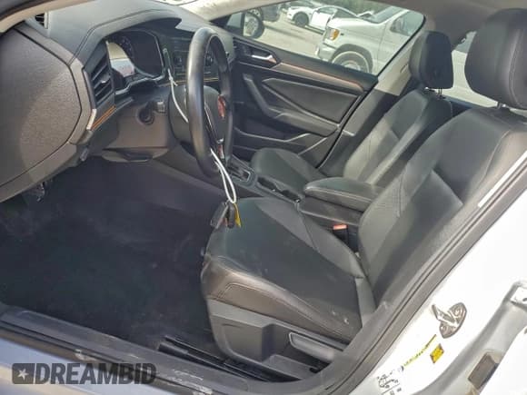 ✅ 2019 Volkswagen Jetta S • VIN: 3VWC57BU4KM117052 • Lot: 93870795. Wystawiony na Copart z przebiegiem 92 105 mil. Bezpłatny archiwum sprzedaży aukcyjnych z USA i szczegółowy raport historii pojazdu na DreamBid. Zdjęcie 7.