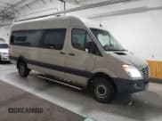 ✅ 2012 Freightliner Sprinter • VIN: WCDPE8CC4C5710422 • Лот: 80760415. Опубликован ранее на Copart с пробегом 102 944 миль. Бесплатный доступ к архиву аукционных продаж из США и подробный отчёт об истории автомобиля на DreamBid. Изображение 4.