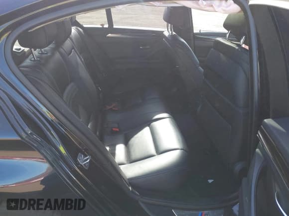 ✅ 2016 BMW 5 Series 550i xDrive • VIN: WBAKP9C53GD980744 • Лот: 43694564. Опубликован ранее на IAAI с пробегом 68 968 миль. Бесплатный доступ к архиву аукционных продаж из США и подробный отчёт об истории автомобиля на DreamBid. Изображение 8.