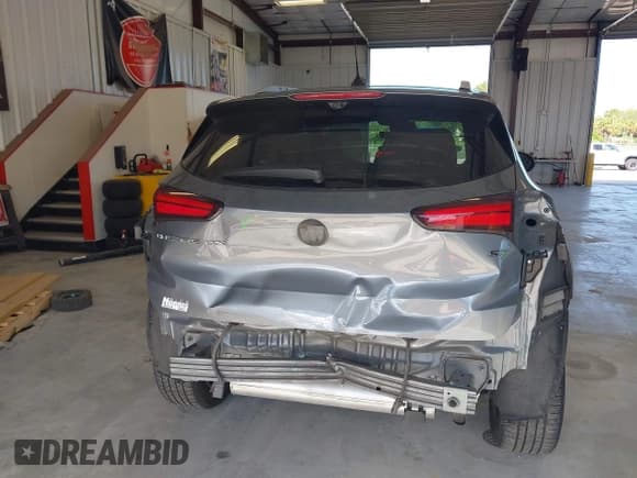 ✅ 2021 Buick Encore GX Essence • VIN: KL4MMFSL0MB166801 • Lot: 42866338. Wystawiony na IAAI z przebiegiem 63 289 mil. Bezpłatny archiwum sprzedaży aukcyjnych z USA i szczegółowy raport historii pojazdu na DreamBid. Zdjęcie 17.