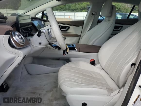 ✅ 2022 Mercedes-Benz EQS 450+ • VIN: W1KCG2DB0NA006971 • Lot: 70563755. Wystawiony na Copart z przebiegiem 70 746 mil. Bezpłatny archiwum sprzedaży aukcyjnych z USA i szczegółowy raport historii pojazdu na DreamBid. Zdjęcie 7.