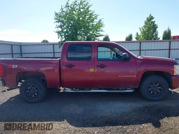 ✅ 2007 Chevrolet Silverado 1500 1LT • VIN: 2GCEK13M471530720 • Lot: 42655144. Listed on IAAI with 321,195 mi. Free auction sales archive from the USA and detailed vehicle history report at DreamBid. Image 13.