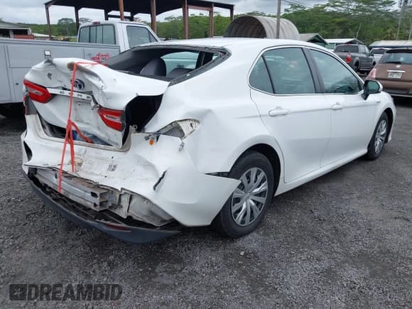 ✅ 2018 Toyota Camry Hybrid LE • VIN: 4T1B31HK8JU001026 • Лот: 43455221. Опубликован ранее на IAAI с пробегом 126 045 миль. Бесплатный доступ к архиву аукционных продаж из США и подробный отчёт об истории автомобиля на DreamBid. Изображение 4.