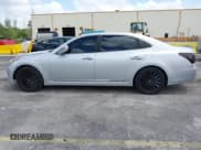 ✅ 2016 Hyundai Equus Signature • VIN: KMHGH4JH8GU101000 • Lot: 42560008. Wystawiony na IAAI z przebiegiem 68 798 mil. Bezpłatny archiwum sprzedaży aukcyjnych z USA i szczegółowy raport historii pojazdu na DreamBid. Zdjęcie 14.