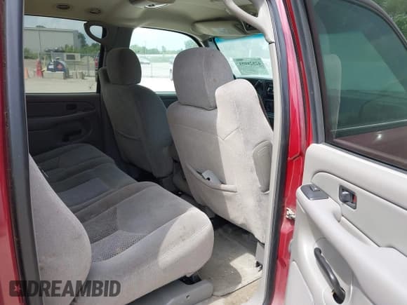 ✅ 2005 Chevrolet Suburban LT • VIN: 3GNEC16ZX5G286751 • Lot: 42828051. Listed on IAAI with 188,851 mi. Free auction sales archive from the USA and detailed vehicle history report at DreamBid. Image 8.