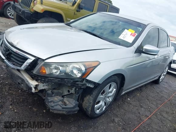 ✅ 2008 Honda Accord EX-L • VIN: JHMCP26818C012636 • Lot: 42171692. Wystawiony na IAAI z przebiegiem 183 907 mil. Bezpłatny archiwum sprzedaży aukcyjnych z USA i szczegółowy raport historii pojazdu na DreamBid. Zdjęcie 2.