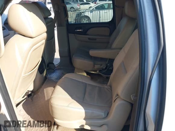 ✅ 2011 GMC Yukon XL Denali • VIN: 1GKS1MEF6BR307203 • Lot: 43466547. Listed on IAAI with 327,021 mi. Free auction sales archive from the USA and detailed vehicle history report at DreamBid. Image 8.