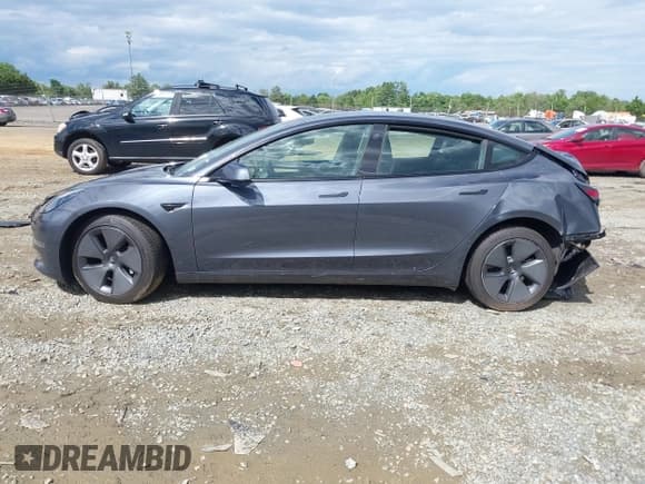 ✅ 2023 Tesla Model 3 • VIN: 5YJ3E1EA4PF515844 • Lot: 42321123. Wystawiony na IAAI z przebiegiem 46 683 mil. Bezpłatny archiwum sprzedaży aukcyjnych z USA i szczegółowy raport historii pojazdu na DreamBid. Zdjęcie 14.