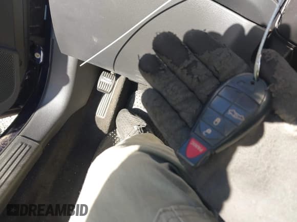 ✅ 2013 Dodge Challenger Rallye Redline • VIN: 2C3CDYAG7DH670159 • Lot: 41714619. Wystawiony na IAAI z przebiegiem 148 118 mil. Bezpłatny archiwum sprzedaży aukcyjnych z USA i szczegółowy raport historii pojazdu na DreamBid. Zdjęcie 11.