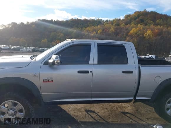 ✅ 2012 Ram 2500 ST • VIN: 3C6UD5CL0CG327045 • Lot: 43524886. Listed on IAAI with 131,213 mi. Free auction sales archive from the USA and detailed vehicle history report at DreamBid. Image 15.