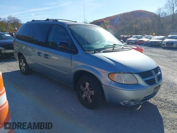 ✅ 2005 Dodge Caravan SXT • VIN: 2D4GP44L15R461682 • Лот: 43639140. Опубликован ранее на IAAI с пробегом 315 895 миль. Бесплатный доступ к архиву аукционных продаж из США и подробный отчёт об истории автомобиля на DreamBid. Изображение 1.