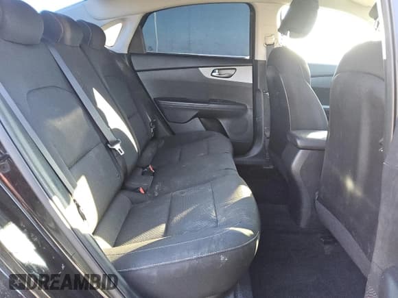 ✅ 2021 Kia Forte LXS • VIN: 3KPF24AD7ME349599 • Лот: 90785785. Опубликован ранее на Copart с пробегом 104 487 миль. Бесплатный доступ к архиву аукционных продаж из США и подробный отчёт об истории автомобиля на DreamBid. Изображение 10.