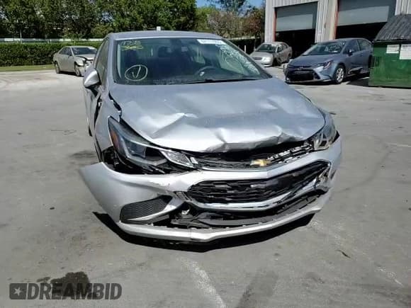 ✅ 2018 Chevrolet Cruze LT • VIN: 1G1BE5SM1J7175298 • Лот: 42111063. Опубликован ранее на Copart с пробегом 63 846 миль. Бесплатный доступ к архиву аукционных продаж из США и подробный отчёт об истории автомобиля на DreamBid. Изображение 11.