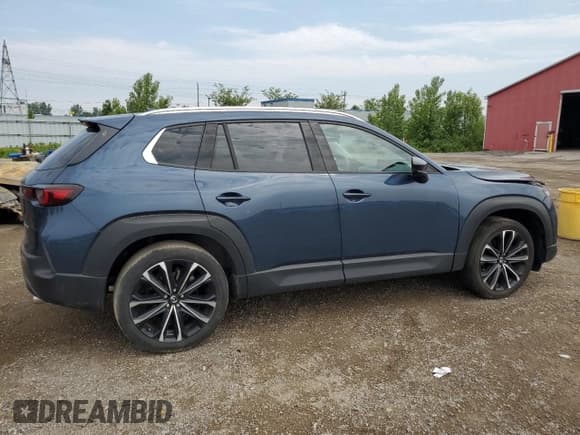 ✅ 2024 Mazda CX-50 S Premium • VIN: 7MMVABDM2RN157055 • Lot: 60693925. Wystawiony na Copart z przebiegiem 23 398 mil. Bezpłatny archiwum sprzedaży aukcyjnych z USA i szczegółowy raport historii pojazdu na DreamBid. Zdjęcie 3.