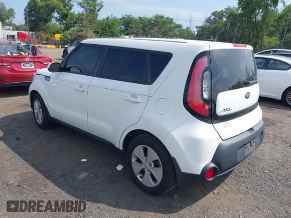 ✅ 2016 Kia Soul • VIN: KNDJN2A23G7368403 • Lot: 42560882. Wystawiony na IAAI z przebiegiem 120 099 mil. Bezpłatny archiwum sprzedaży aukcyjnych z USA i szczegółowy raport historii pojazdu na DreamBid. Zdjęcie 3.