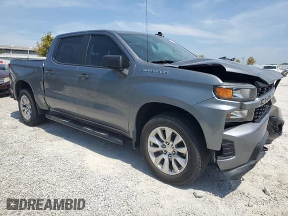 ✅ 2020 Chevrolet Silverado 1500 Custom • VIN: 1GCPWBEH0LZ332026 • Lot: 68916944. Wystawiony na Copart z przebiegiem 59 635 mil. Bezpłatny archiwum sprzedaży aukcyjnych z USA i szczegółowy raport historii pojazdu na DreamBid. Zdjęcie 4.