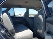 ✅ 2008 Kia Rondo LX • VIN: KNAFG526587146396 • Lot: 42370462. Wystawiony na IAAI z przebiegiem 195 496 mil. Bezpłatny archiwum sprzedaży aukcyjnych z USA i szczegółowy raport historii pojazdu na DreamBid. Zdjęcie 8.