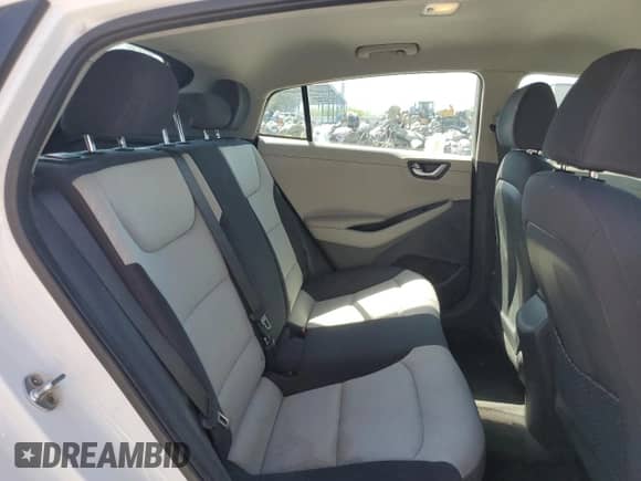 2017 Hyundai Ioniq Blue с VIN KMHC65LC4HU051709, выставлен на аукционе Copart как лот 51735314 с пробегом 122 760 миль миль и Списание • Salvage title. История ставок и продаж доступна на DreamBid. Изображение 10.