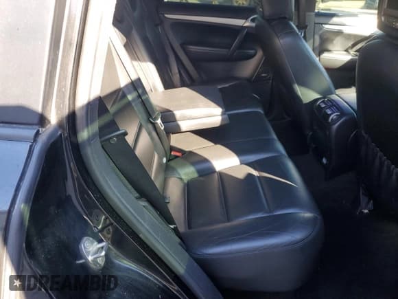 ✅ 2009 Porsche Cayenne S • VIN: WP1AB29P19LA42391 • Лот: 90924895. Опубликован ранее на Copart с пробегом 166 474 миль. Бесплатный доступ к архиву аукционных продаж из США и подробный отчёт об истории автомобиля на DreamBid. Изображение 11.